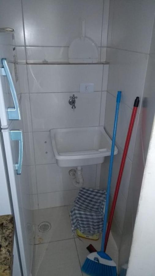 A 50 Metros Da *